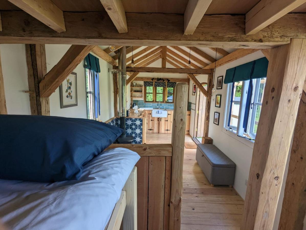 Gaggle Of Geese Pub - Shepherd Huts & Bell Tents Dorchester Exteriör bild